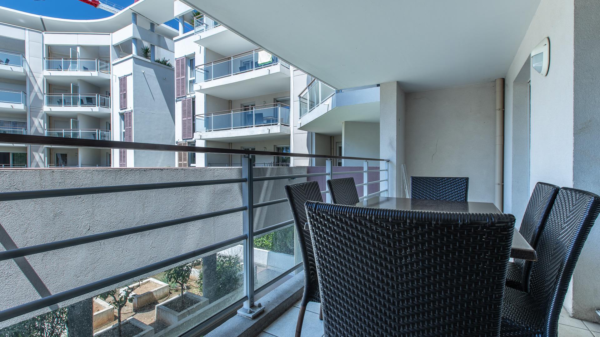 Vacanceole - Residence Le Crystal Cagnes-sur-Mer Zewnętrze zdjęcie