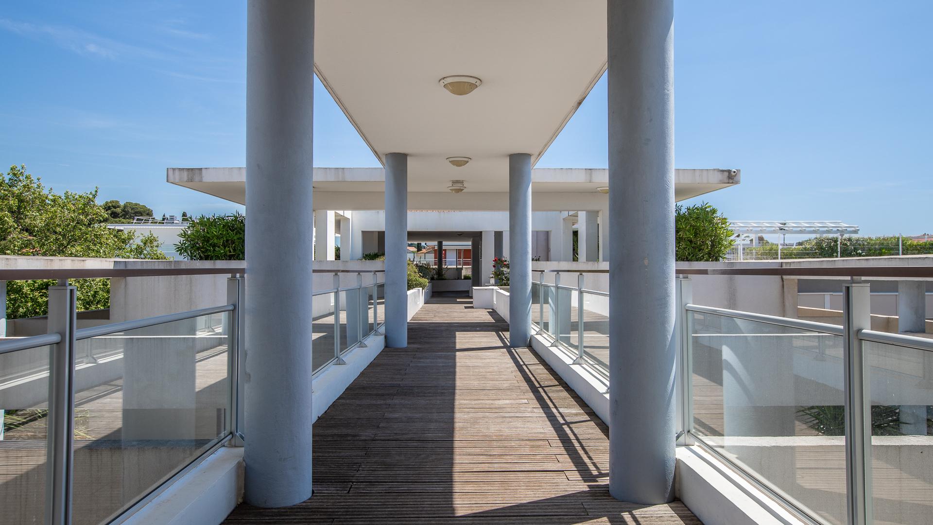 Vacanceole - Residence Le Crystal Cagnes-sur-Mer Zewnętrze zdjęcie
