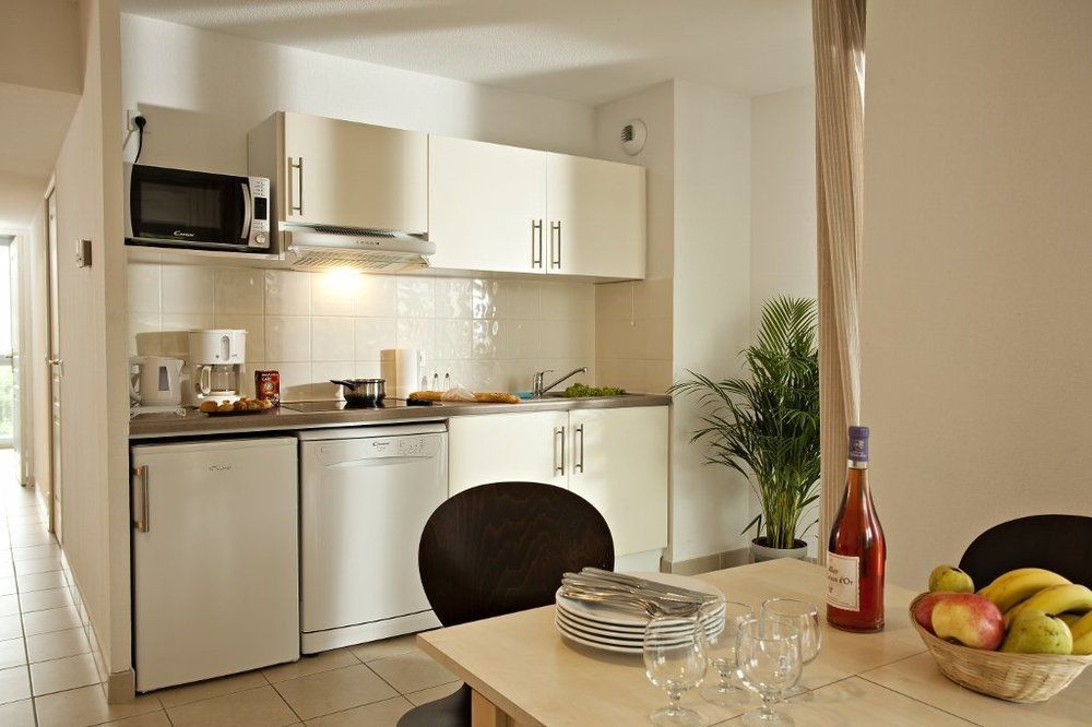 Vacanceole - Residence Le Crystal Cagnes-sur-Mer Zewnętrze zdjęcie