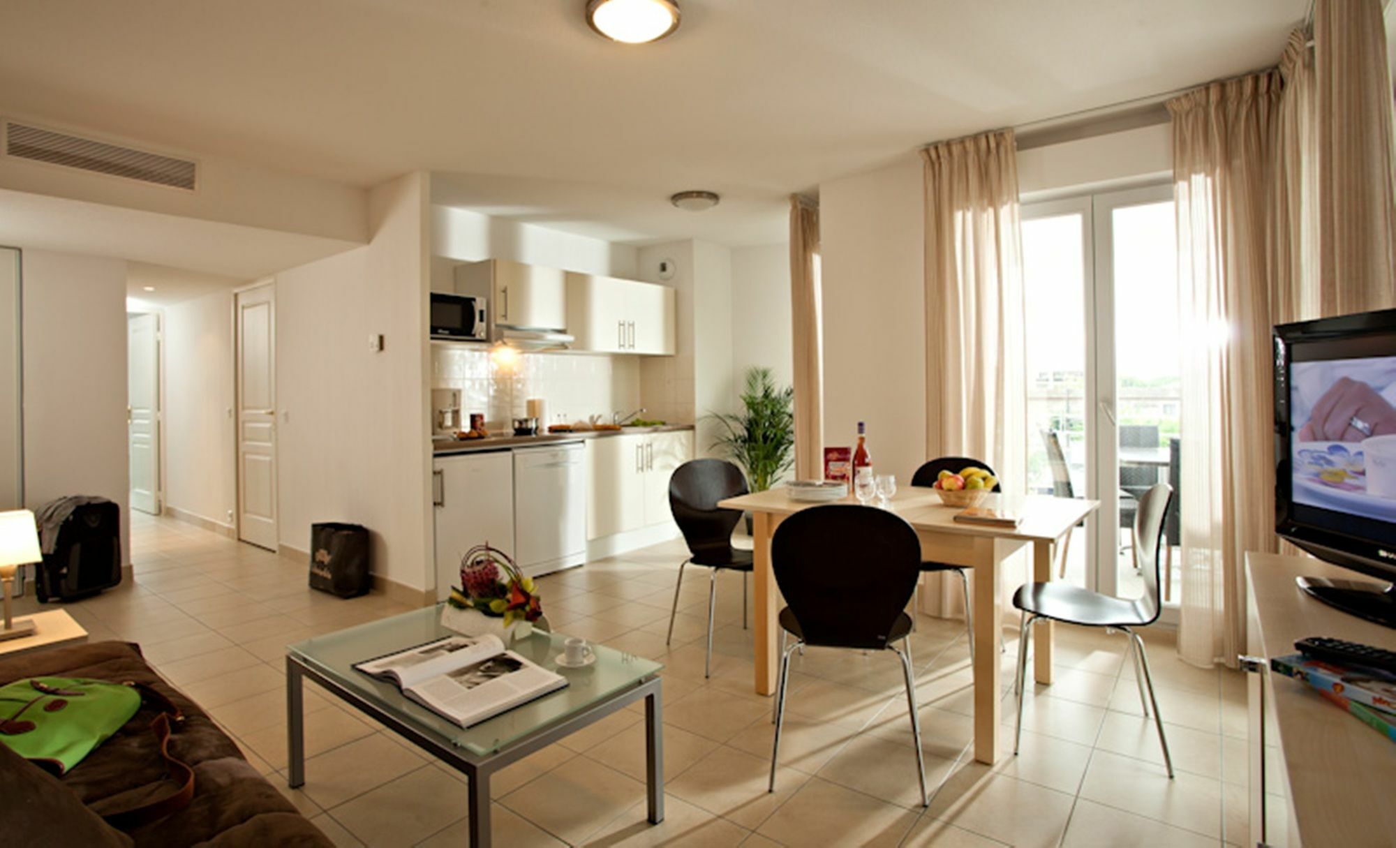 Vacanceole - Residence Le Crystal Cagnes-sur-Mer Zewnętrze zdjęcie